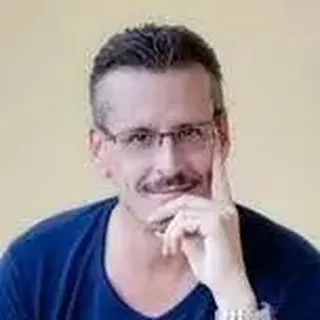 Dr. Makó Ádám Ph.D.